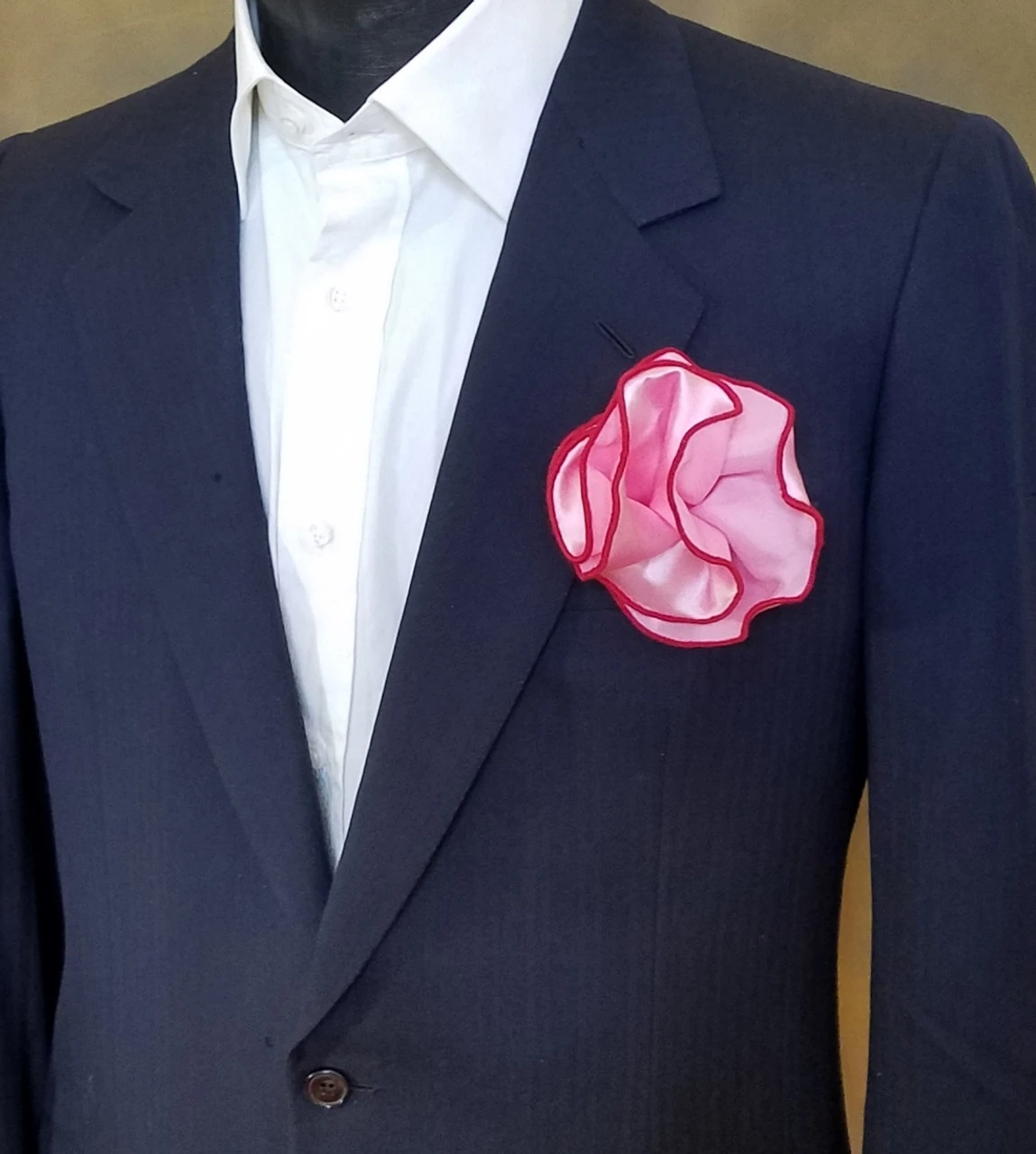 Antonio Ricci 2-in-1 Pouf Round Pocket Square - Red On Pink 4 Antonio Ricci 2-in-1 Pouf Round Pocket Square - Red On Pink - Image 2