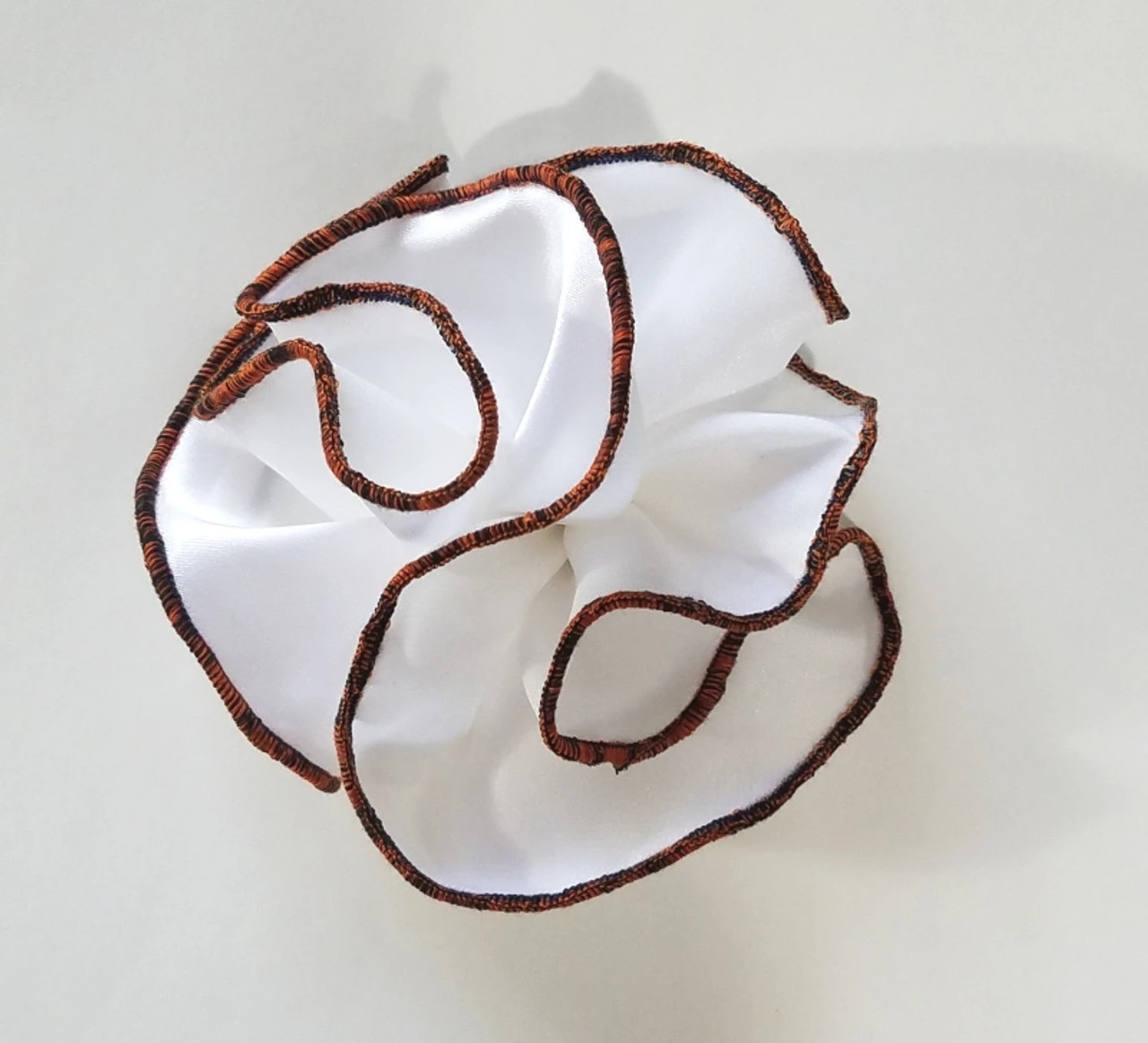 Antonio Ricci 2-in-1 Pouf Round Pocket Square - Black & Orange Blend On White 4 Antonio Ricci 2-in-1 Pouf Round Pocket Square - Black & Orange Blend On White - Image 2