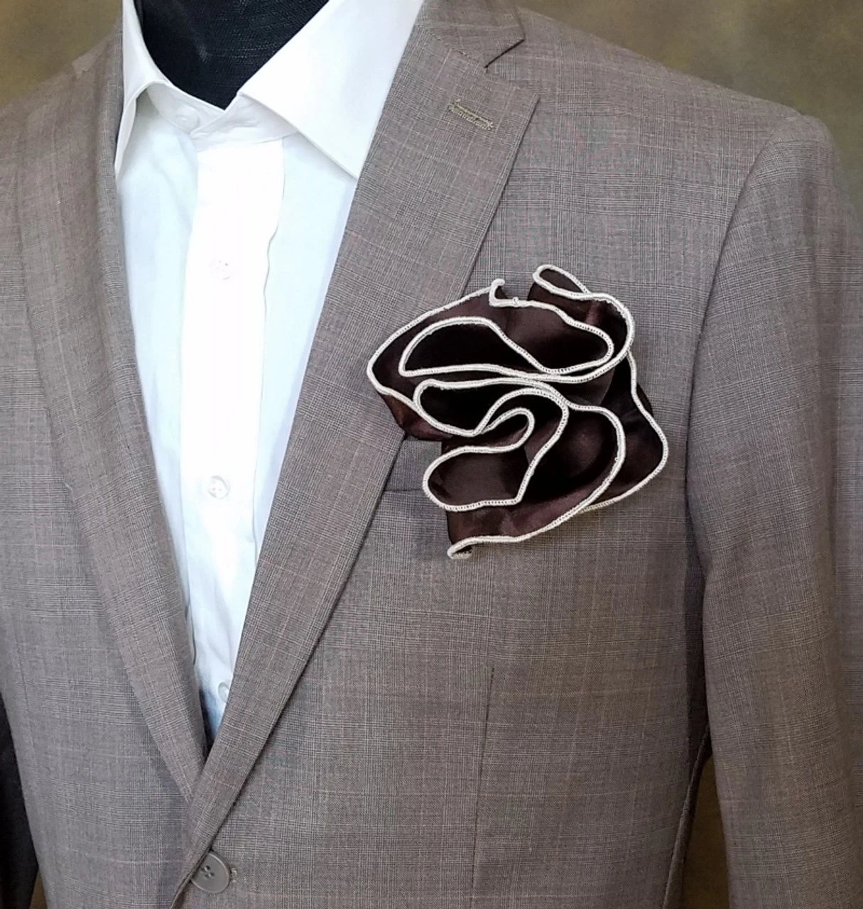 Antonio Ricci 2-in-1 Pouf Round Pocket Square - Ivory On Brown 4 Antonio Ricci 2-in-1 Pouf Round Pocket Square - Ivory On Brown - Image 2