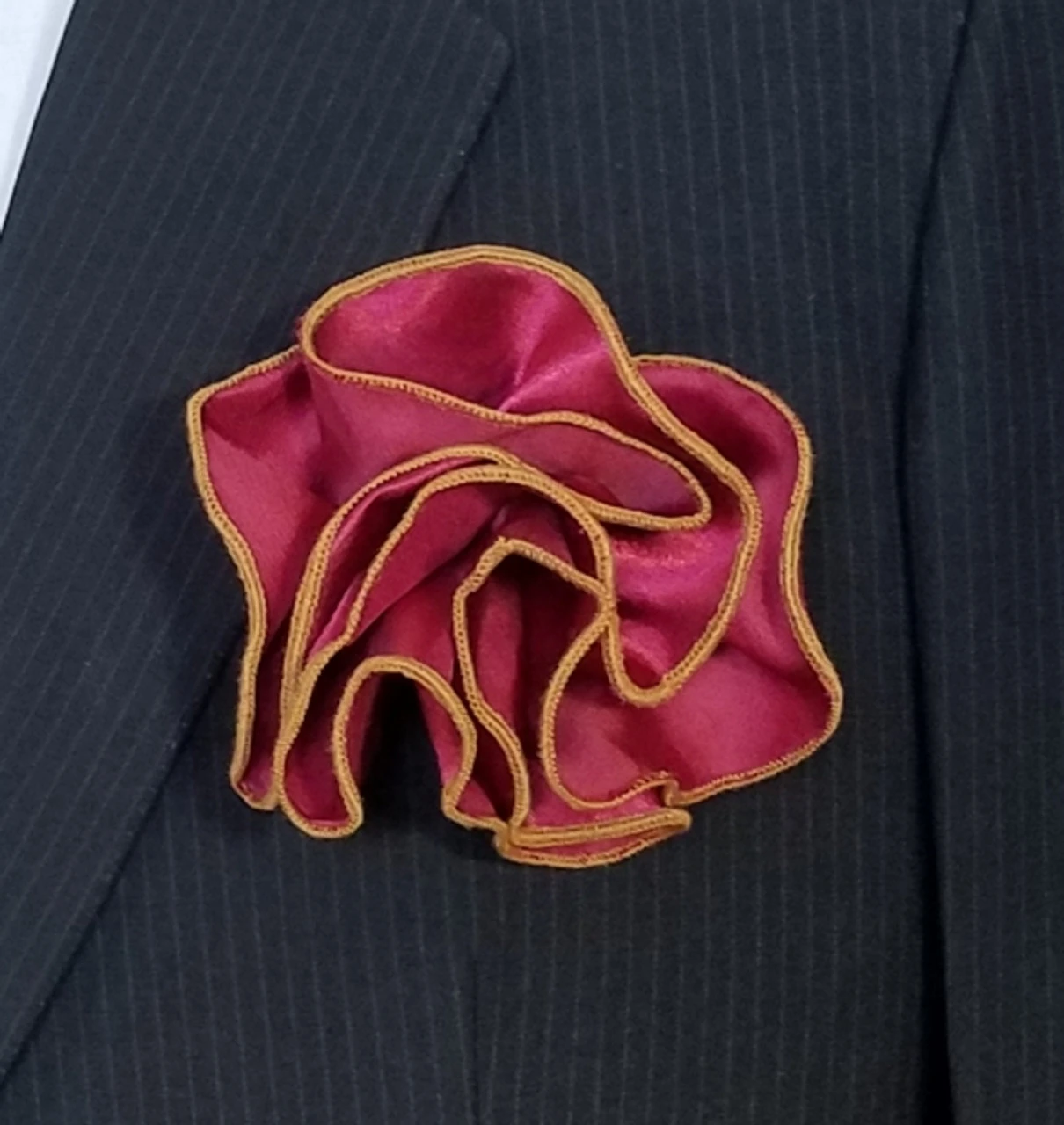 Antonio Ricci 2-in-1 Pouf Round Pocket Square - Gold On Burgundy 3 Antonio Ricci 2-in-1 Pouf Round Pocket Square - Gold On Burgundy