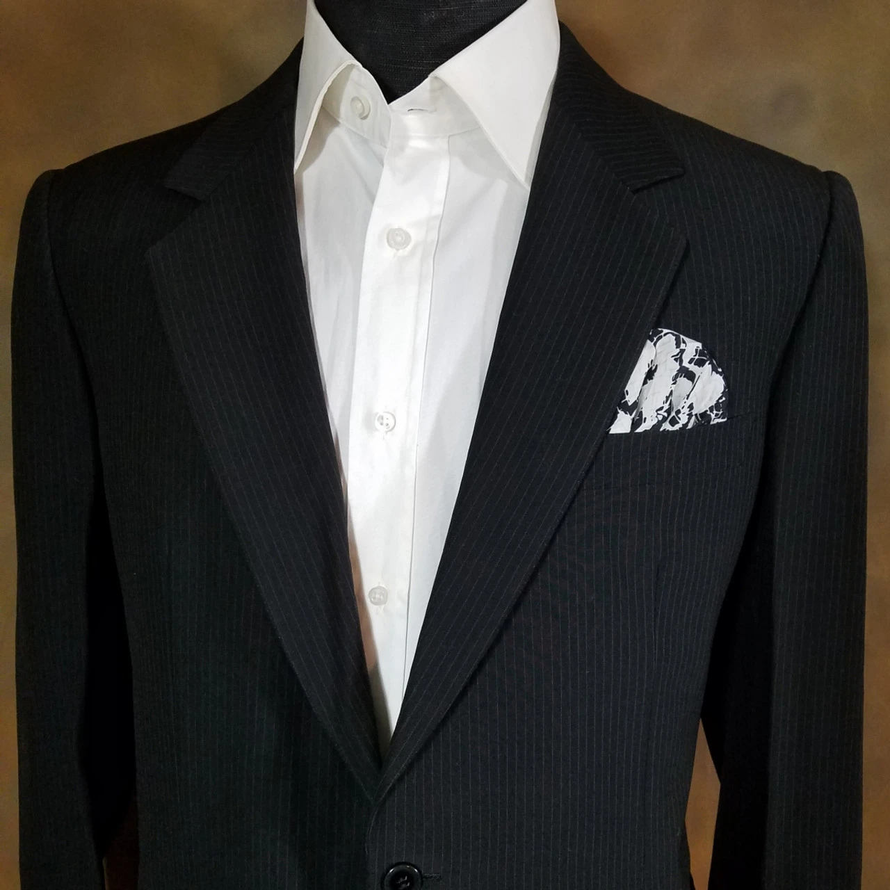 100% Silk Pre-Folded Fan Design Pocket Square Insert - Black & White Floral 4 100% Silk Pre-Folded Fan Design Pocket Square Insert - Black & White Floral - Image 2