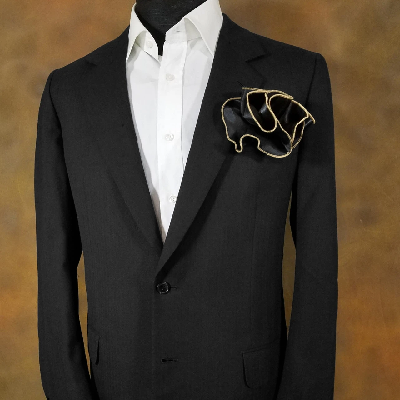 Antonio Ricci 2-in-1 Pouf Round Pocket Square - Light Gold Trim On Black 4 Antonio Ricci 2-in-1 Pouf Round Pocket Square - Light Gold Trim On Black - Image 2