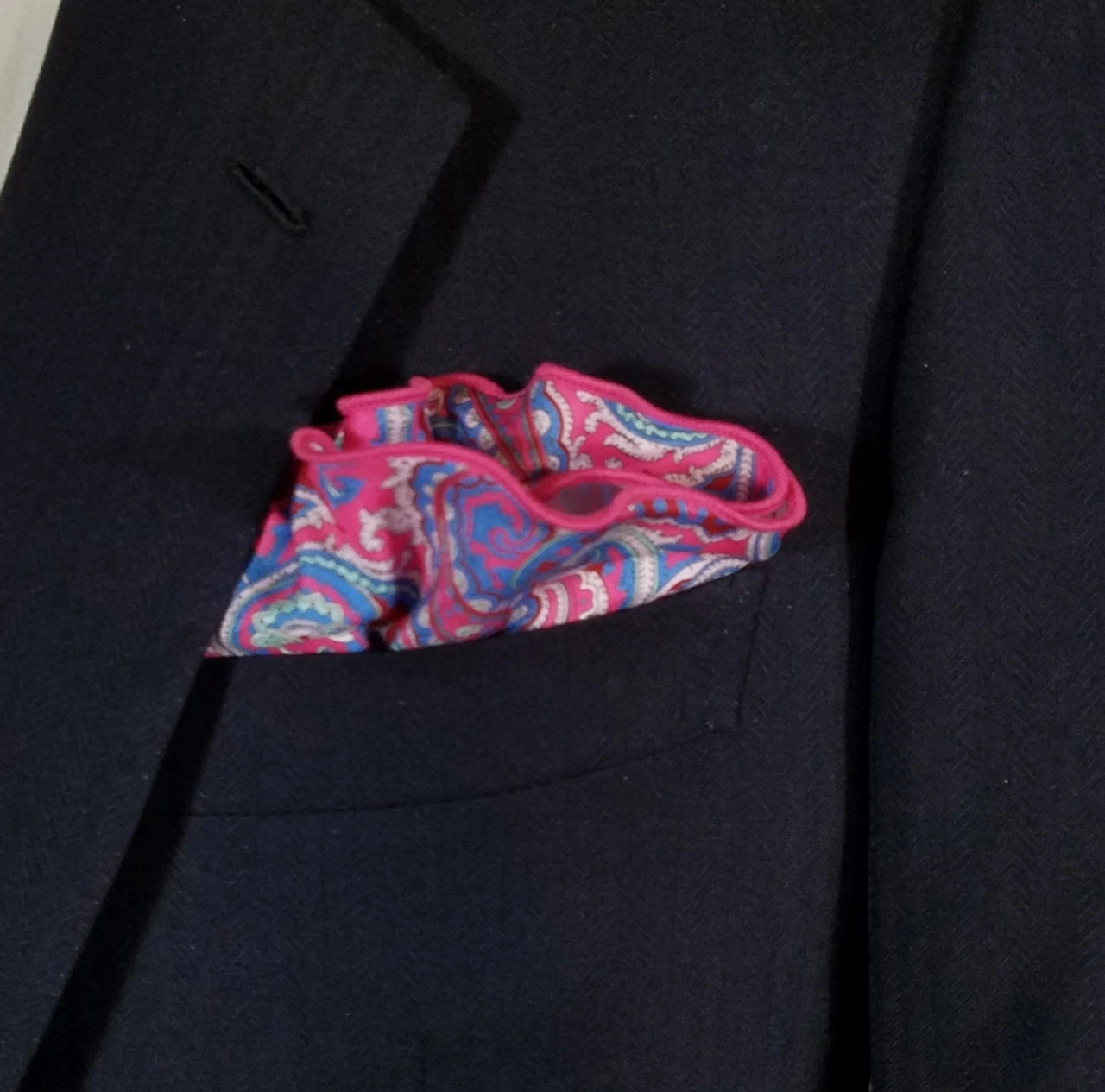 Pink Paisley 2-in-1 Pouf Round Pocket Square 6 Pink Paisley 2-in-1 Pouf Round Pocket Square - Image 4