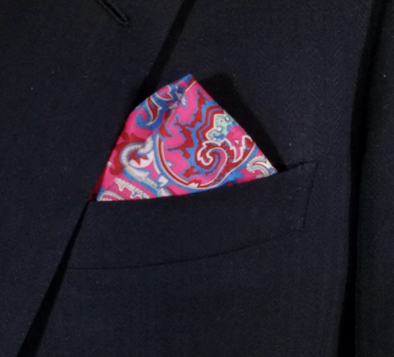 Pink Paisley 2-in-1 Pouf Round Pocket Square 5 Pink Paisley 2-in-1 Pouf Round Pocket Square - Image 3