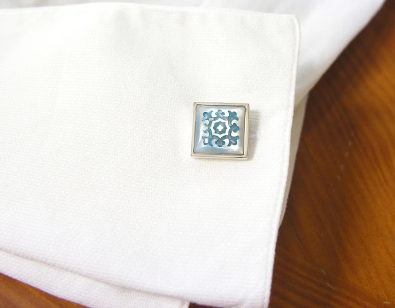 Intricate Turquoise Blue Mosaic Mother Of Pearl Cufflinks (V-CF-G8077BL) 6 Intricate Turquoise Blue Mosaic Mother Of Pearl Cufflinks (V-CF-G8077BL) - Image 4
