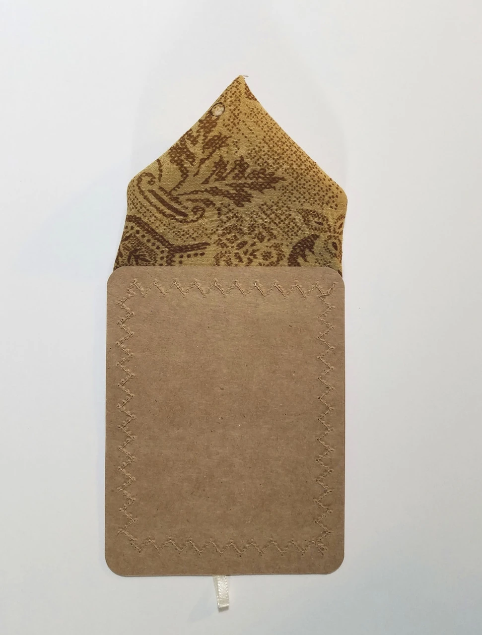 Silk Blend Pre-Folded Point Design Pocket Square Insert - Gold & Brown 6 Silk Blend Pre-Folded Point Design Pocket Square Insert - Gold & Brown - Image 4