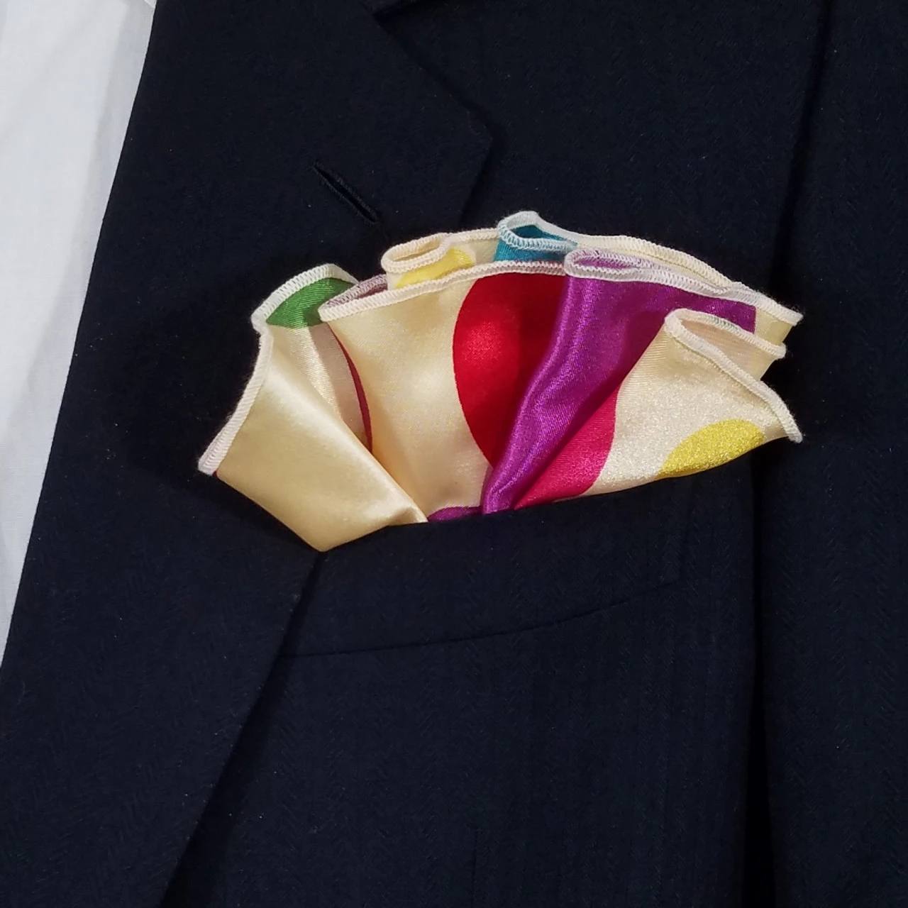 Antonio Ricci 2-in-1 Pouf Round Pocket Square - Large Polka Dots On Cream 8 Antonio Ricci 2-in-1 Pouf Round Pocket Square - Large Polka Dots On Cream - Image 6